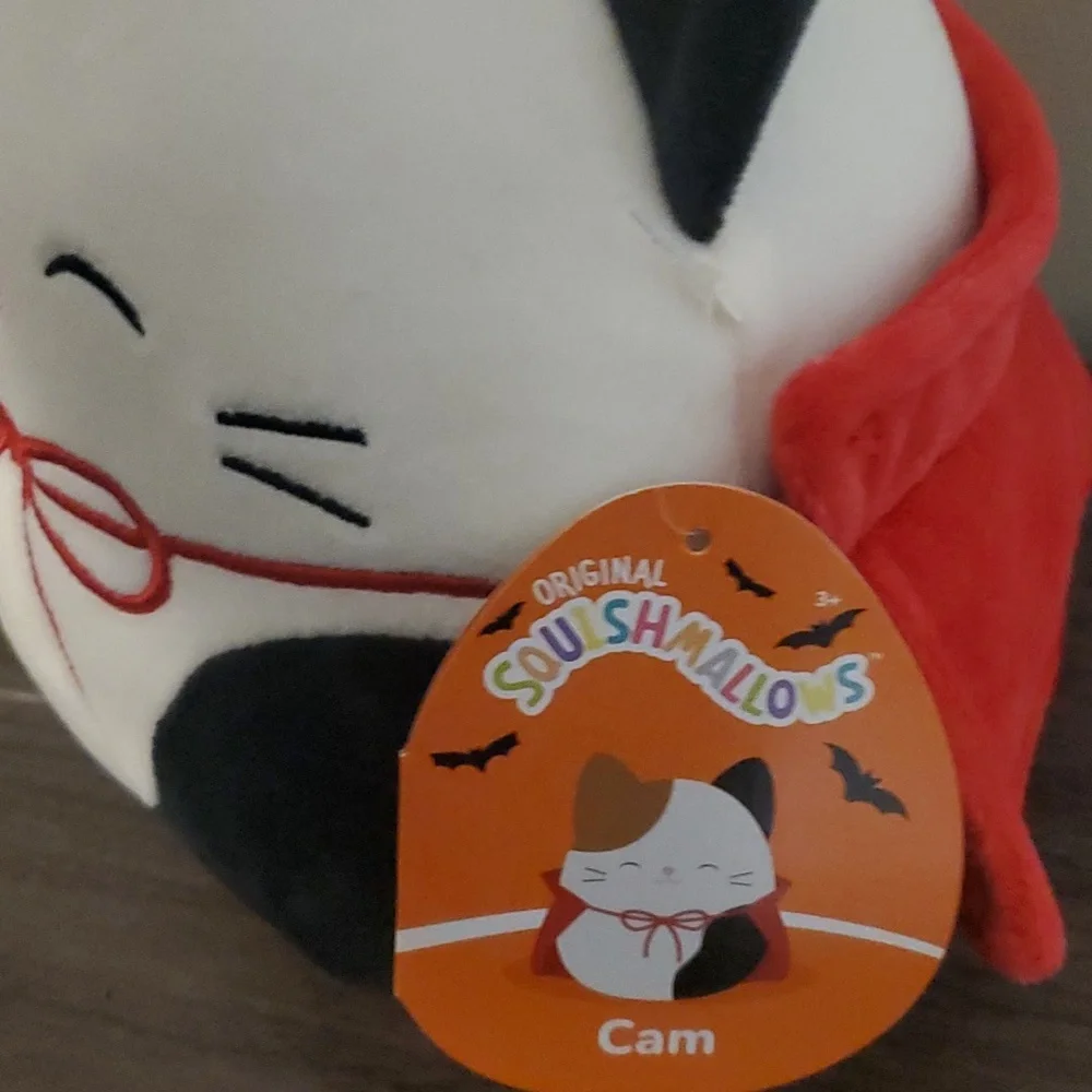 Squishmallows Halloween Squad 8" Cam the Cat Vampire with fangs and red cape NWT - Picture 5 of 6